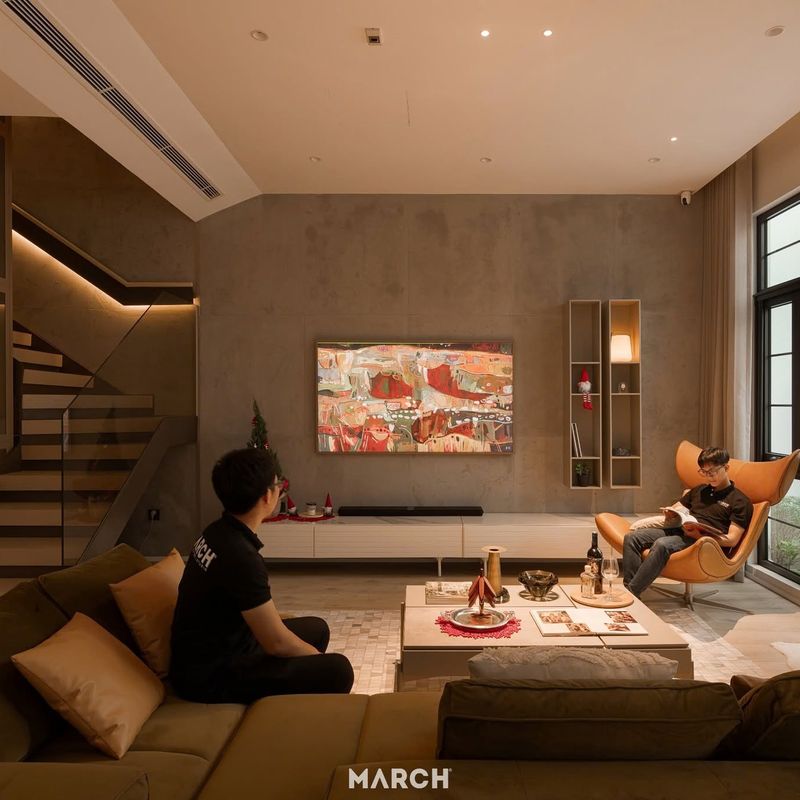 Hài hoà giữa thiên nhiên xanh mát và cảnh quan yên bình, căn hộ Sakura Villa vẫn mang nét nổi bật riêng của thiết kế hiện đại mà sang trọng. Ánh vàng ấm áp sáng bừng qua ô cửa kính, như luôn rộng mở đón chào mọi thành viên về với bữa tối quây quần và hạnh phúc. 
