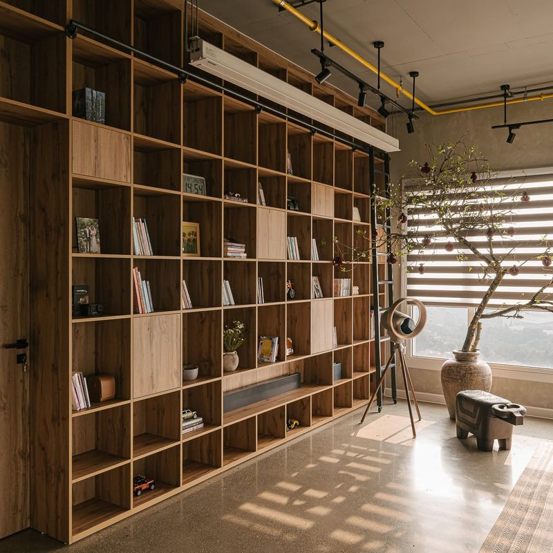 LV II HOUSE 