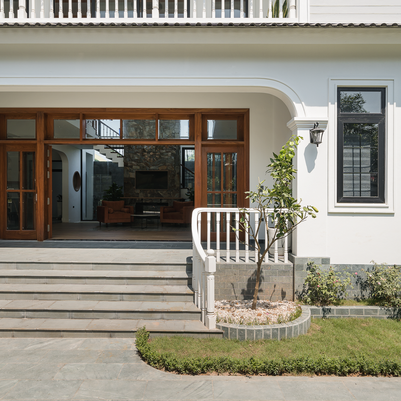 HAPPY HOUSE